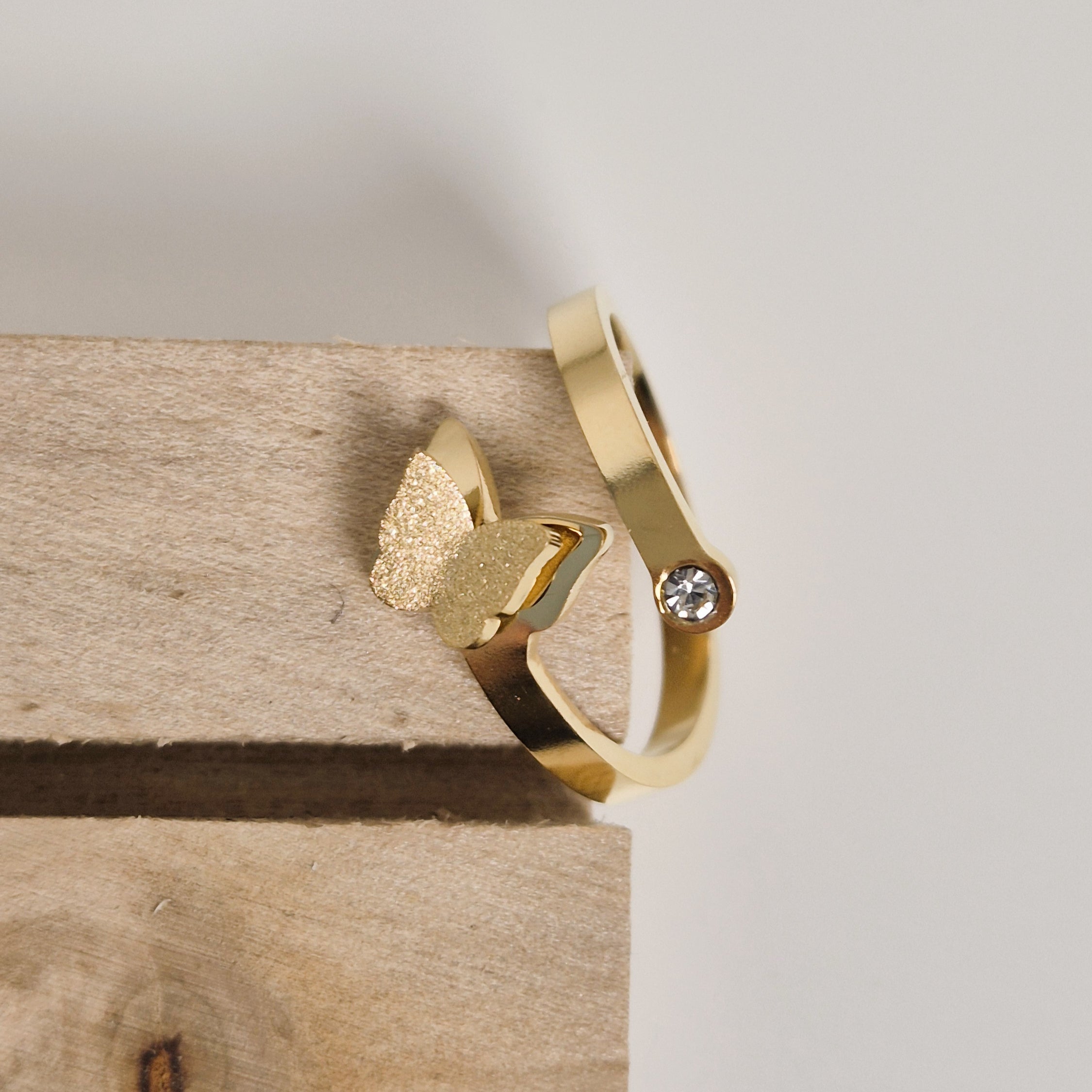 Élégance Papillon Ring image 1