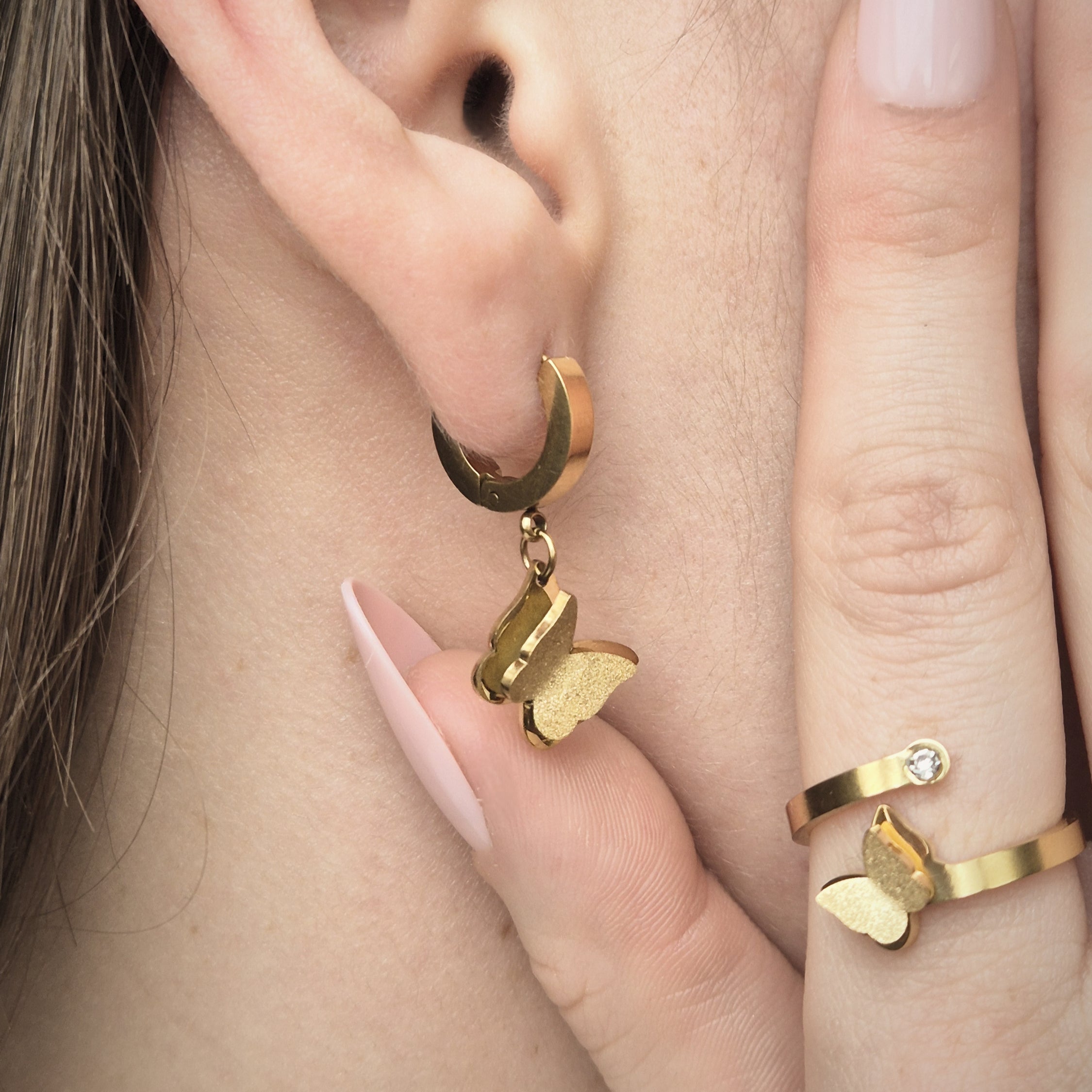 Élégance Papillon Ring image 2