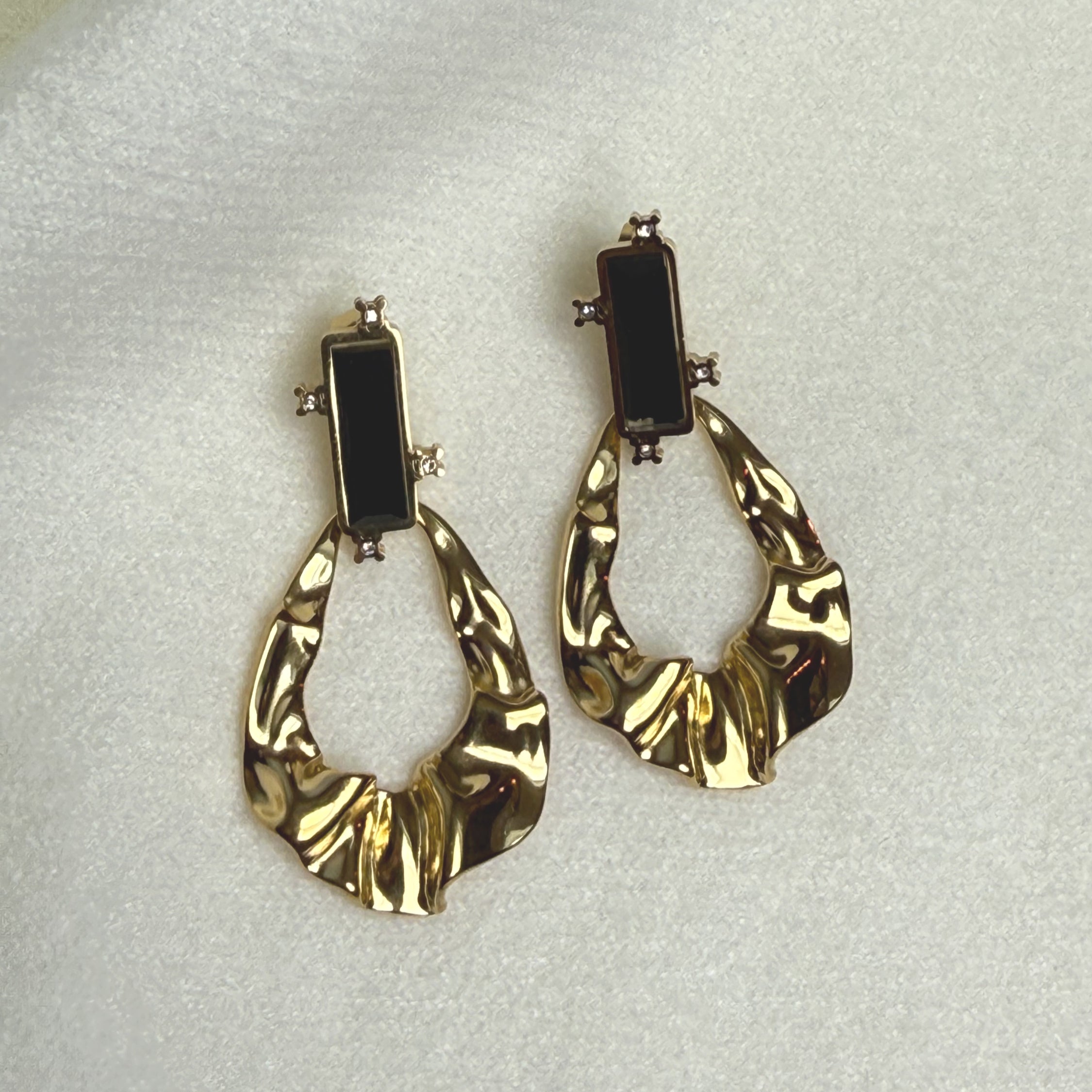 Amara  Black image 2